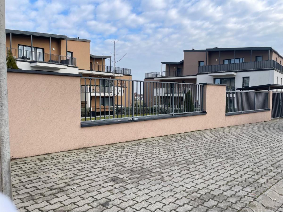 Paskom Apartmanhaz Nyergesujfalu Exterior foto
